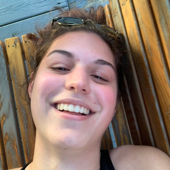 Meet your Posher, Renee - Picture 1 of 1